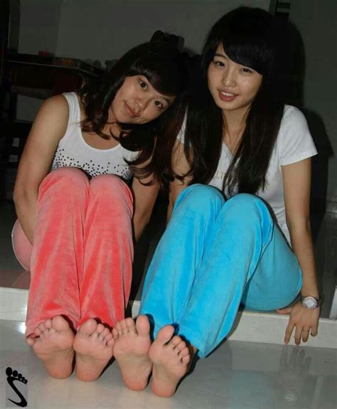 asian feetjob